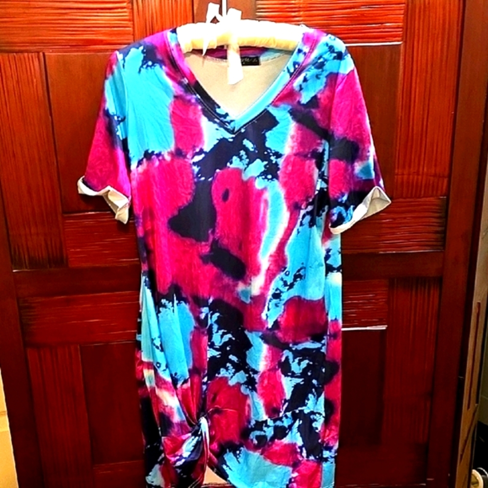 Vibrant Tie-Dye V-Neck Women's Dress